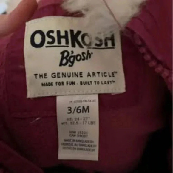 3/6 month oshkosh snowsuit with hood - Picture 3 of 3